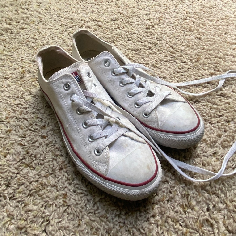 Converse tennis shoes size 10